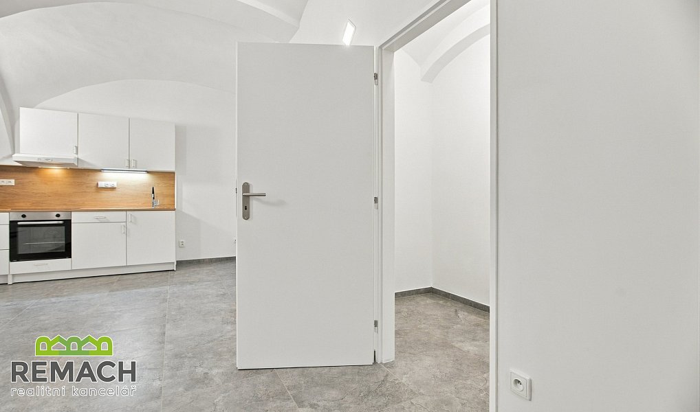 Pronájem bytu 1+1 72 m², Náchod – náhled fotky 6
