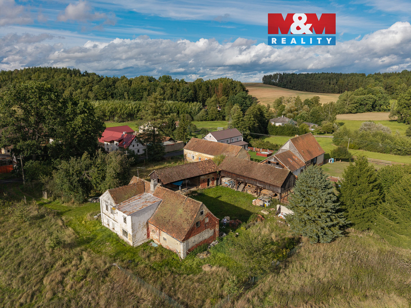Prodej domu 818 m² s pozemkem 2 326 m²