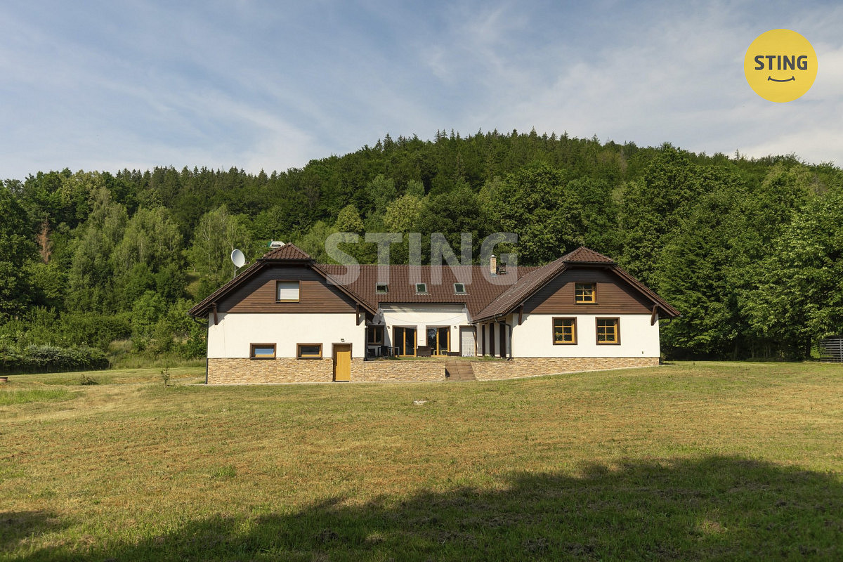 Prodej domu 708 m² s pozemkem 8 148 m² — photo 2