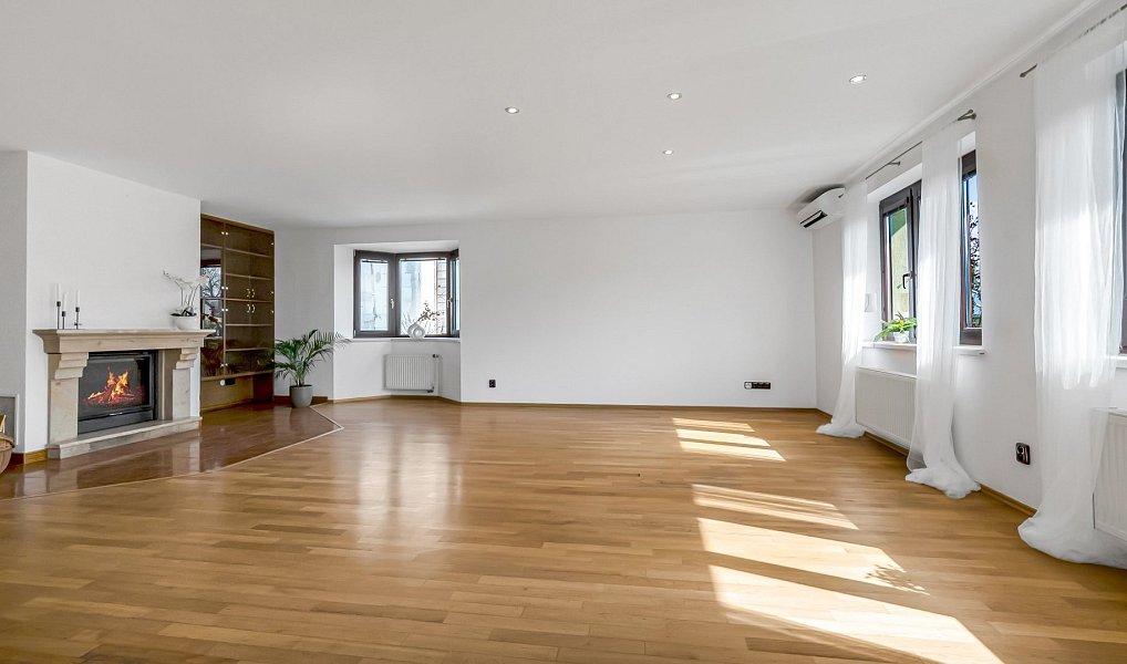 Prodej domu 286 m² s pozemkem 722 m², Veleň – náhled fotky 5