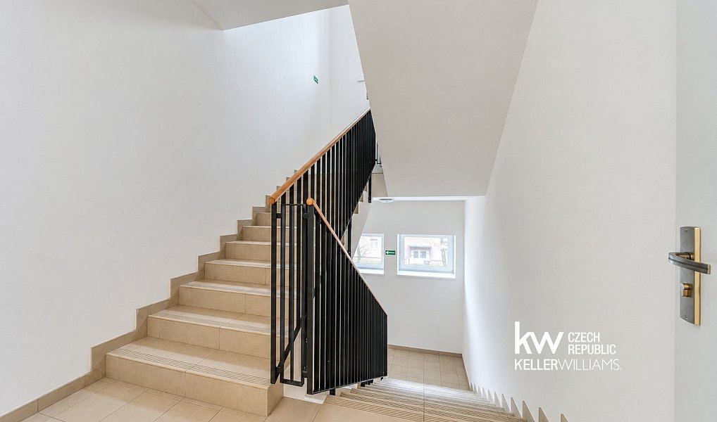 Pronájem bytu 1+kk 25 m², Milovice – náhled fotky 8