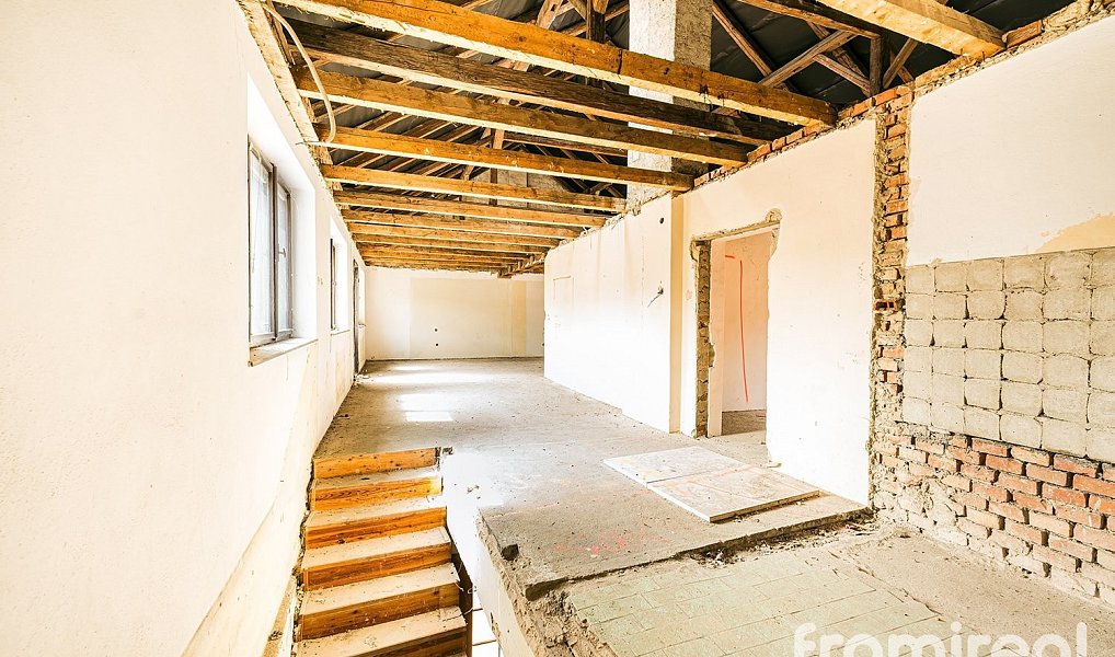 Prodej domu 200 m² s pozemkem 1 813 m², Lovčičky – náhled fotky 13