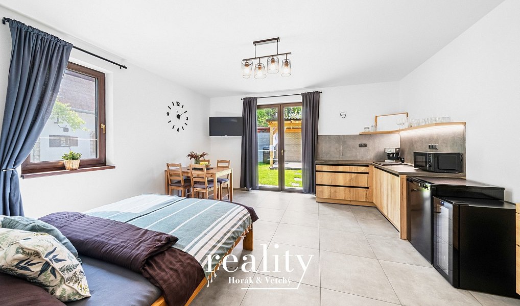 Prodej domu 205 m² s pozemkem 370 m², Perná – náhled fotky 6