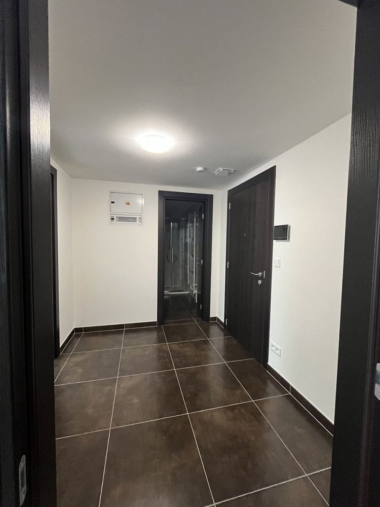 Pronájem bytu 2+kk 57 m² – pohled 3