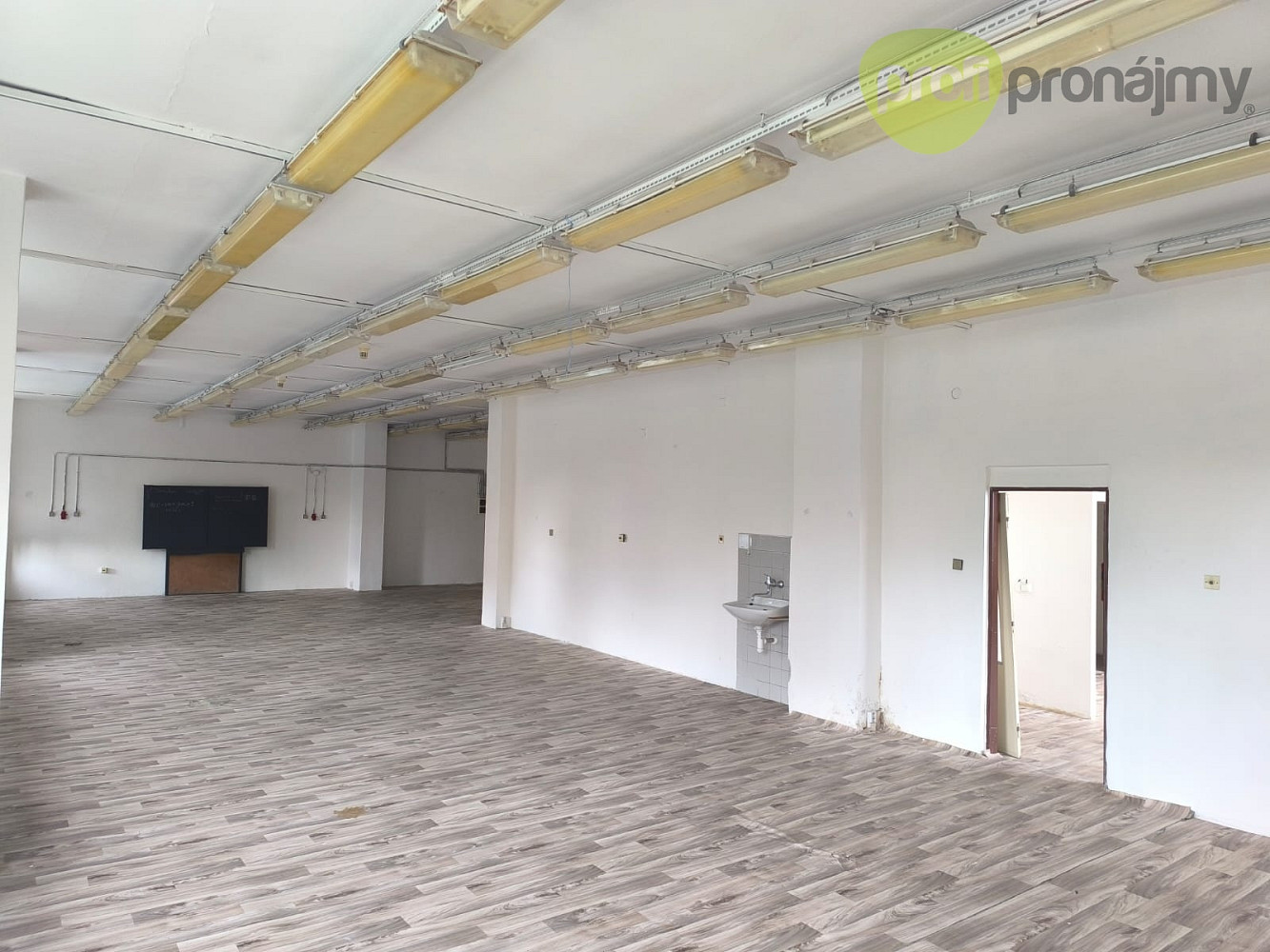 Pronájem výrobních prostor 138 m² – fotografie 5