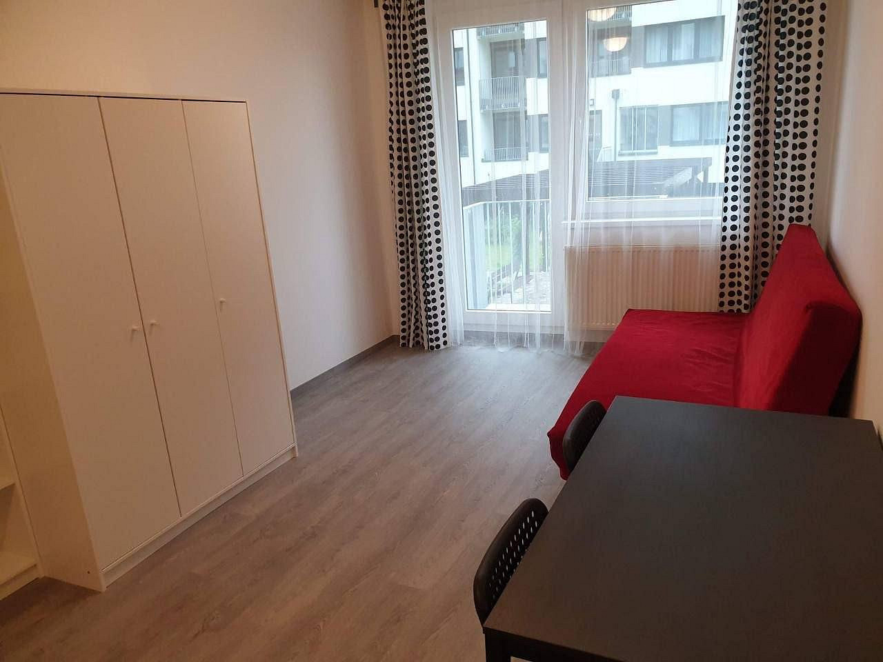 Pronájem bytu 1+kk 26 m² – fotografie 3