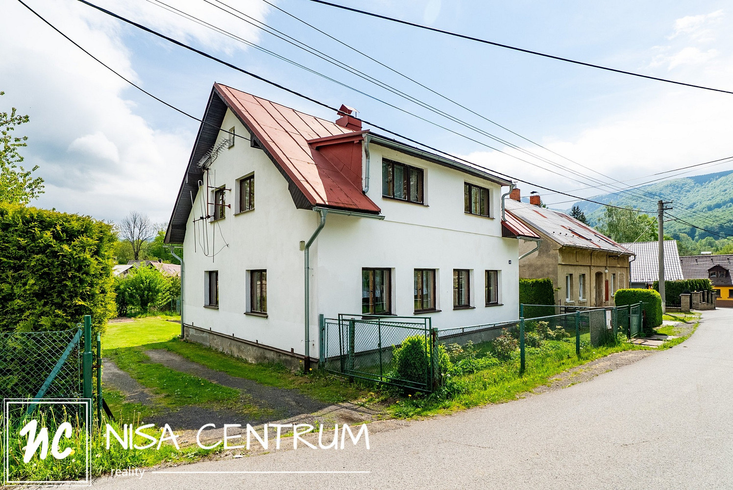 Prodej domu 220 m² s pozemkem 1 945 m²