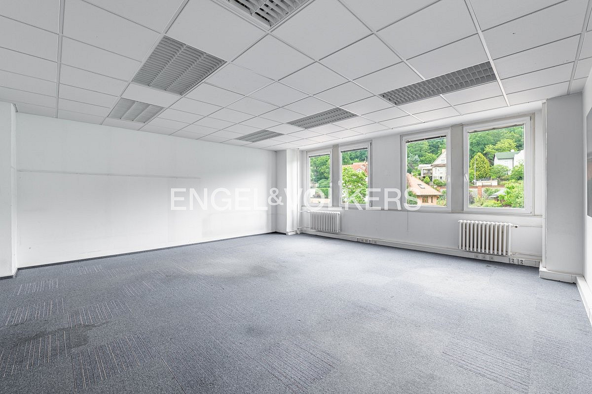 Pronájem kanceláře 40 m² – fotografie 3