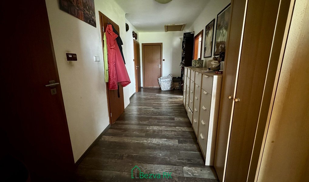 Prodej domu 250 m² s pozemkem 843 m², Nučice – náhled fotky 24