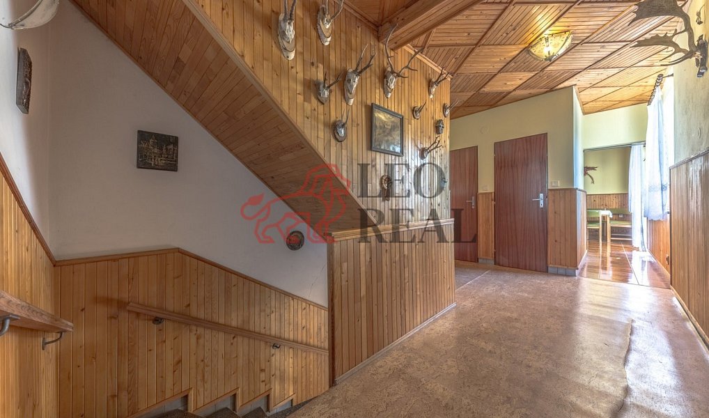 Prodej domu 250 m² s pozemkem 496 m², Rovensko pod Troskami – náhled fotky 2