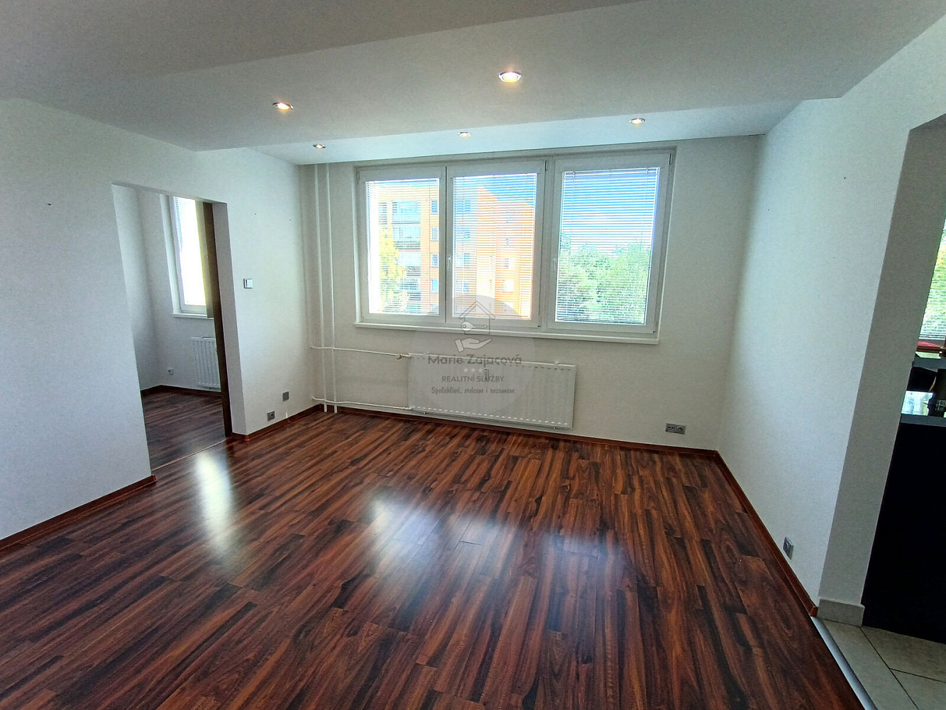 Pronájem bytu 2+1 45 m² – fotografie 3