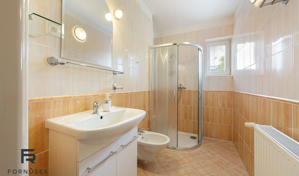 Prodej domu 229 m² s pozemkem 579 m², Uherský Brod – náhled fotky 8