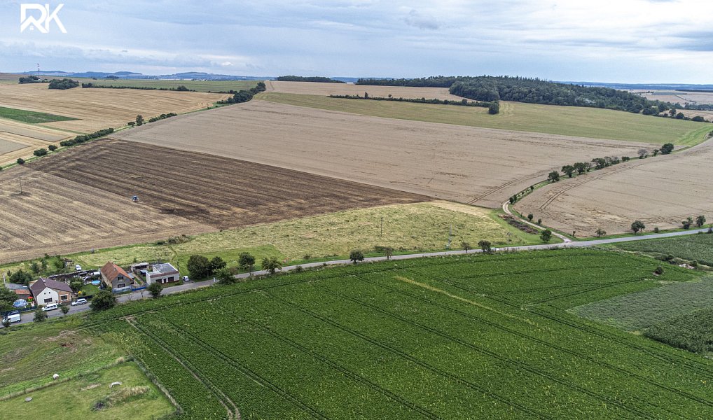 Prodej stavebního pozemku 1 000 m², Břežany I – náhled fotky 8