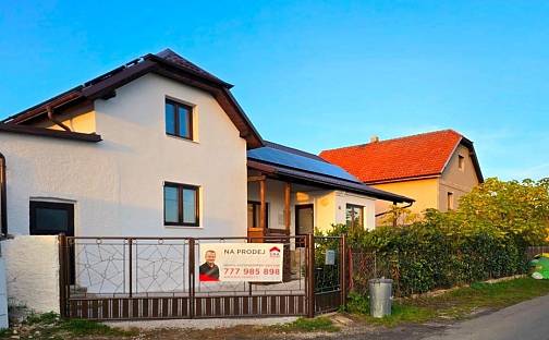 Prodej domu 158 m² s pozemkem 2 055 m², Málkov, okres Beroun