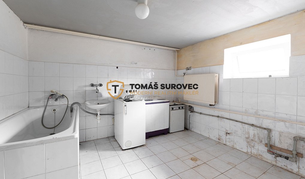 Prodej domu 265 m² s pozemkem 977 m², Tichov – náhled fotky 17