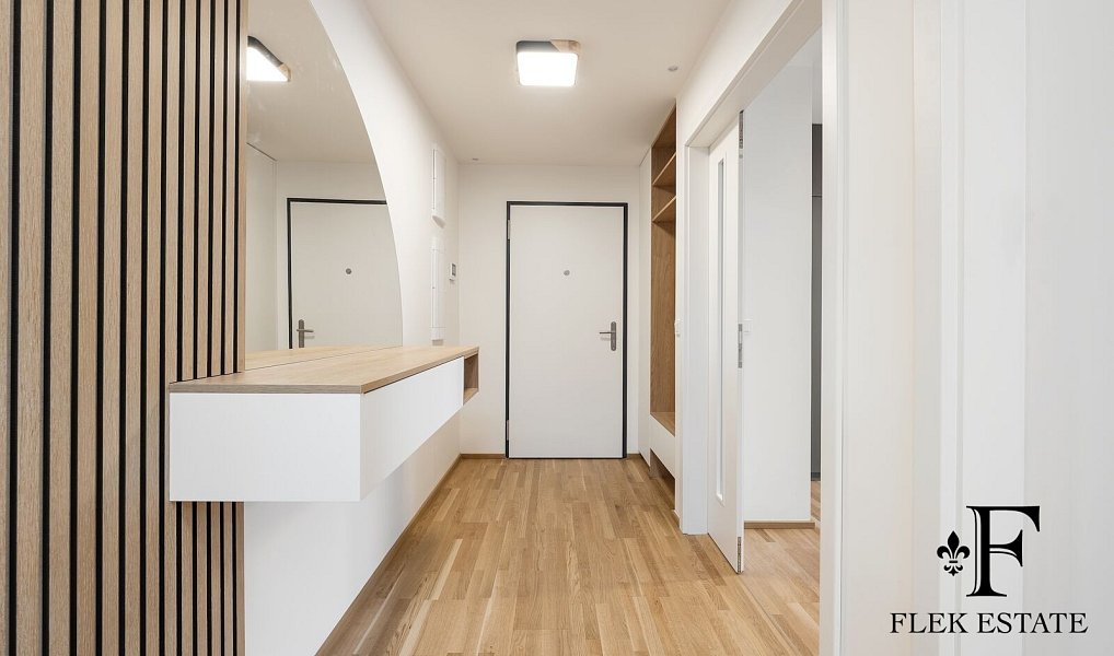 Pronájem bytu 3+kk 225 m², Praha – náhled fotky 9