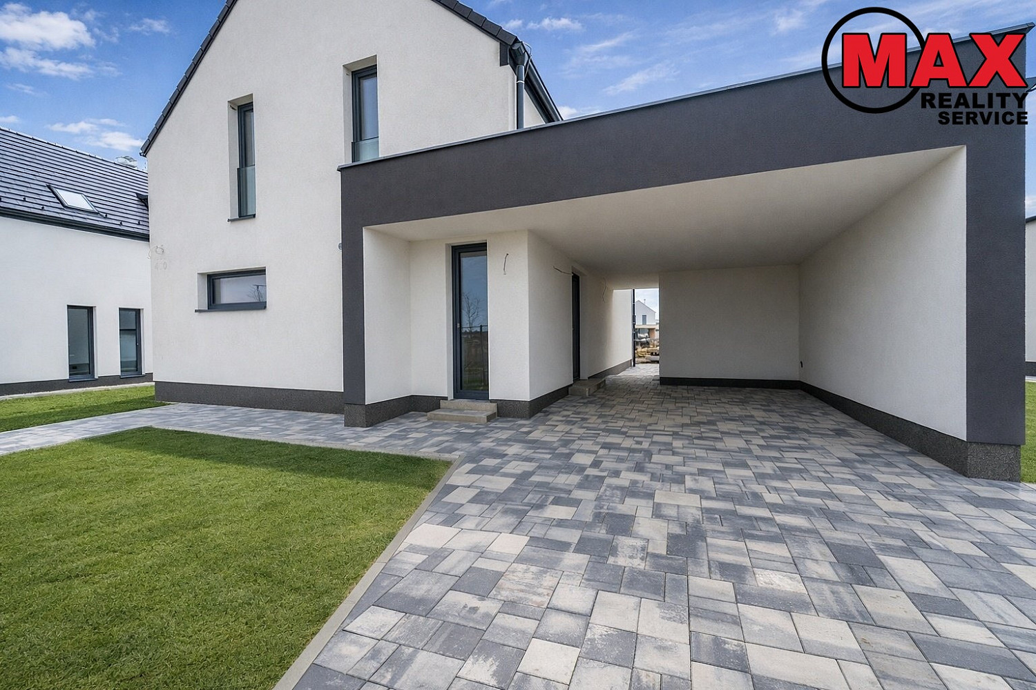 Prodej domu 181 m² s pozemkem 805 m² – fotografie 2
