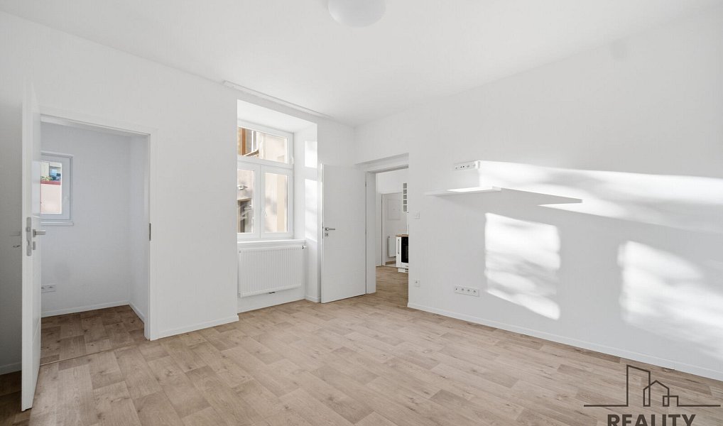 Pronájem bytu 1+1 35 m², Pardubice – náhled fotky 3