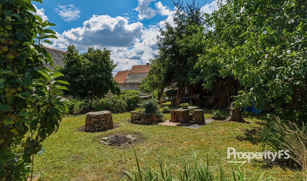 Prodej domu 318 m² s pozemkem 1 081 m², Liběšice – náhled fotky 11