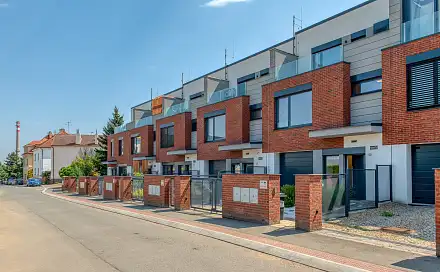 Prodej domu 196 m² s pozemkem 148 m², Na Hutmance, Praha 5 - Jinonice