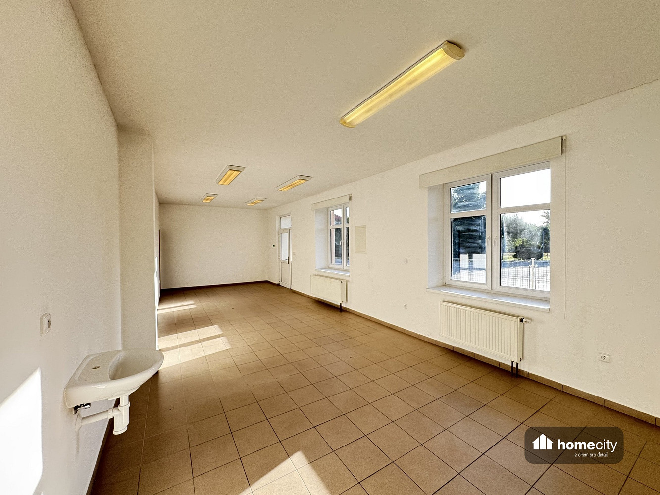Pronájem obchodních prostor 89 m² – fotografie 4