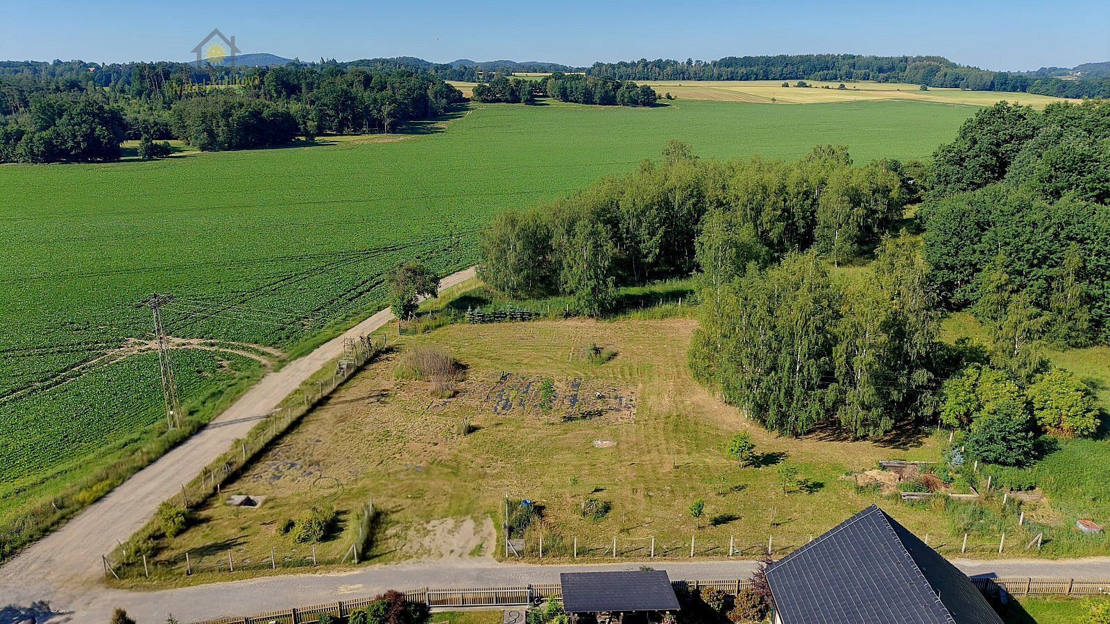 Prodej stavebního pozemku 1 442 m² – fotografie 2