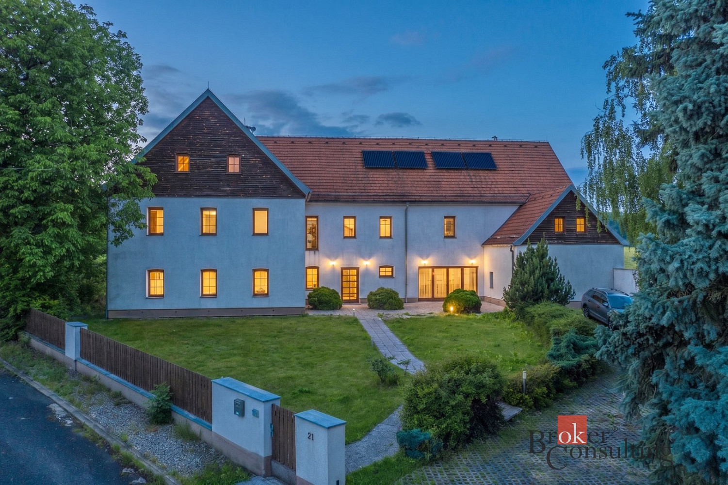 Prodej komerčního objektu (jiného typu) 900 m²