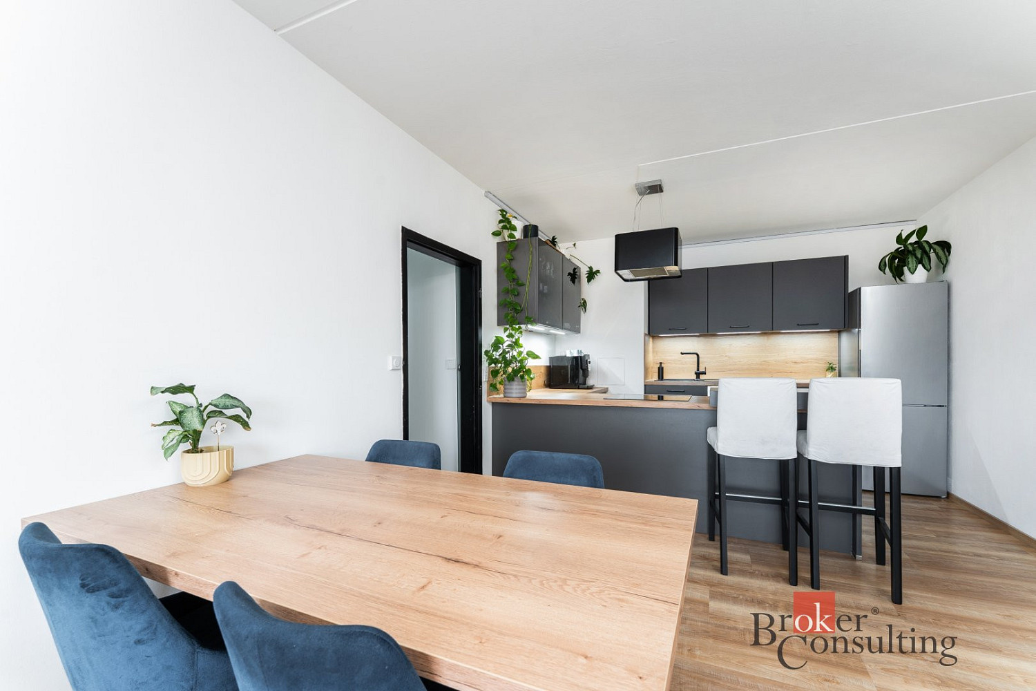 Pronájem bytu 3+kk 69 m² — photo 2