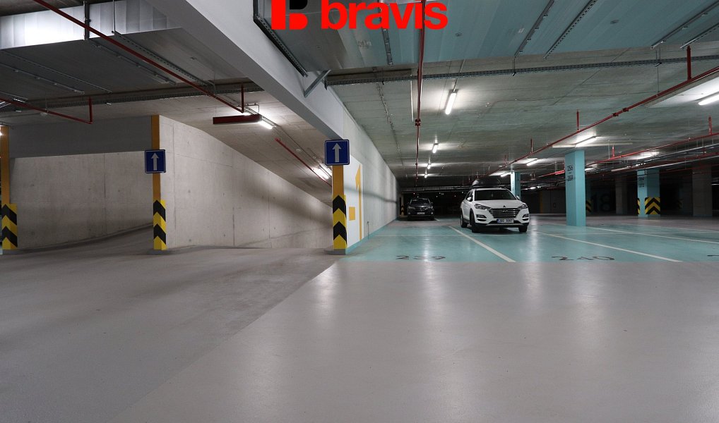 Pronájem garážové stání, Palác Trnitá, blízko office park Vlněna, volné ihned, 8 garážových stání k, Brno – náhled fotky 4