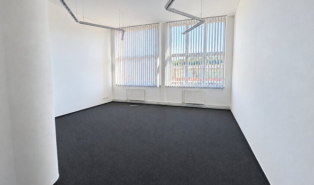Pronájem kanceláře 46 m², Zlín – náhled fotky 7