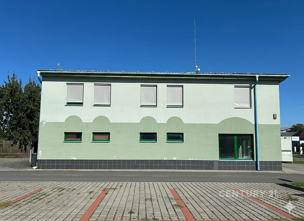 Prodej komerčního objektu (jiného typu) 251 m² — photo 2