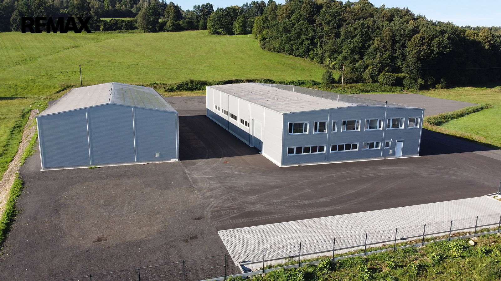 Pronájem výrobních prostor 1 500 m² – fotografie 2