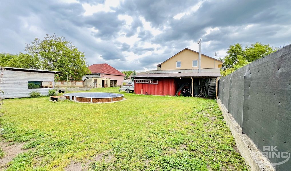 Prodej domu 240 m² s pozemkem 1 032 m², Tišice – náhled fotky 13