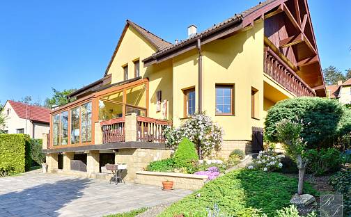 Prodej domu 350 m² s pozemkem 993 m², Husinec - Řež, okres Praha-východ