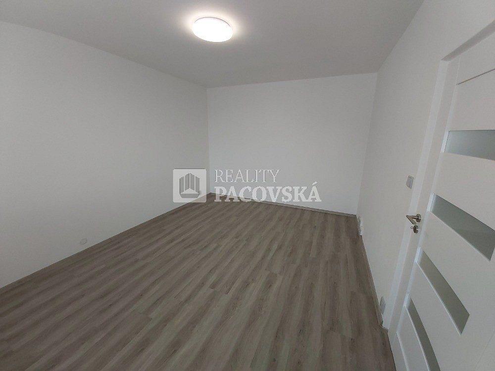 Pronájem bytu 2+kk 35 m² – pohled 6