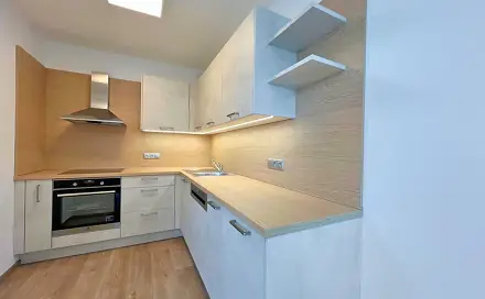 Pronájem bytu 3+kk 72 m², Nad přehradou, Praha 10 - Horní Měcholupy