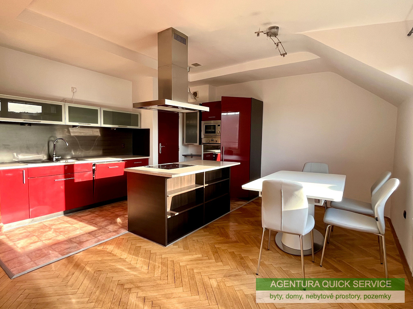 Pronájem bytu 5+kk 150 m² – fotografie 3