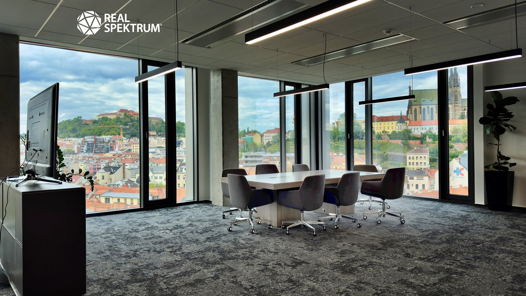 Pronájem kanceláře 284 m²