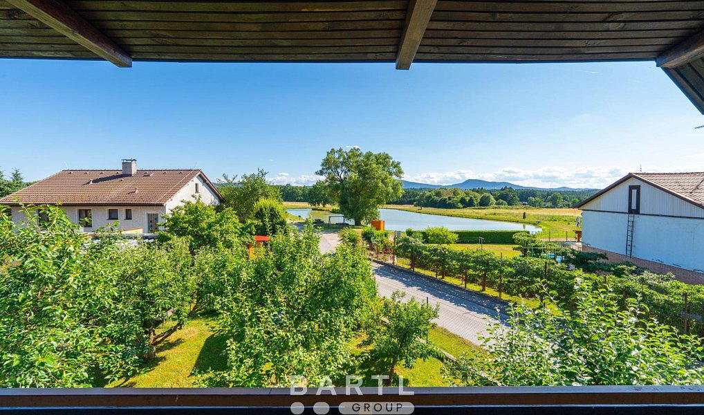 Prodej domu 210 m² s pozemkem 874 m², Nové Hrady – náhled fotky 11