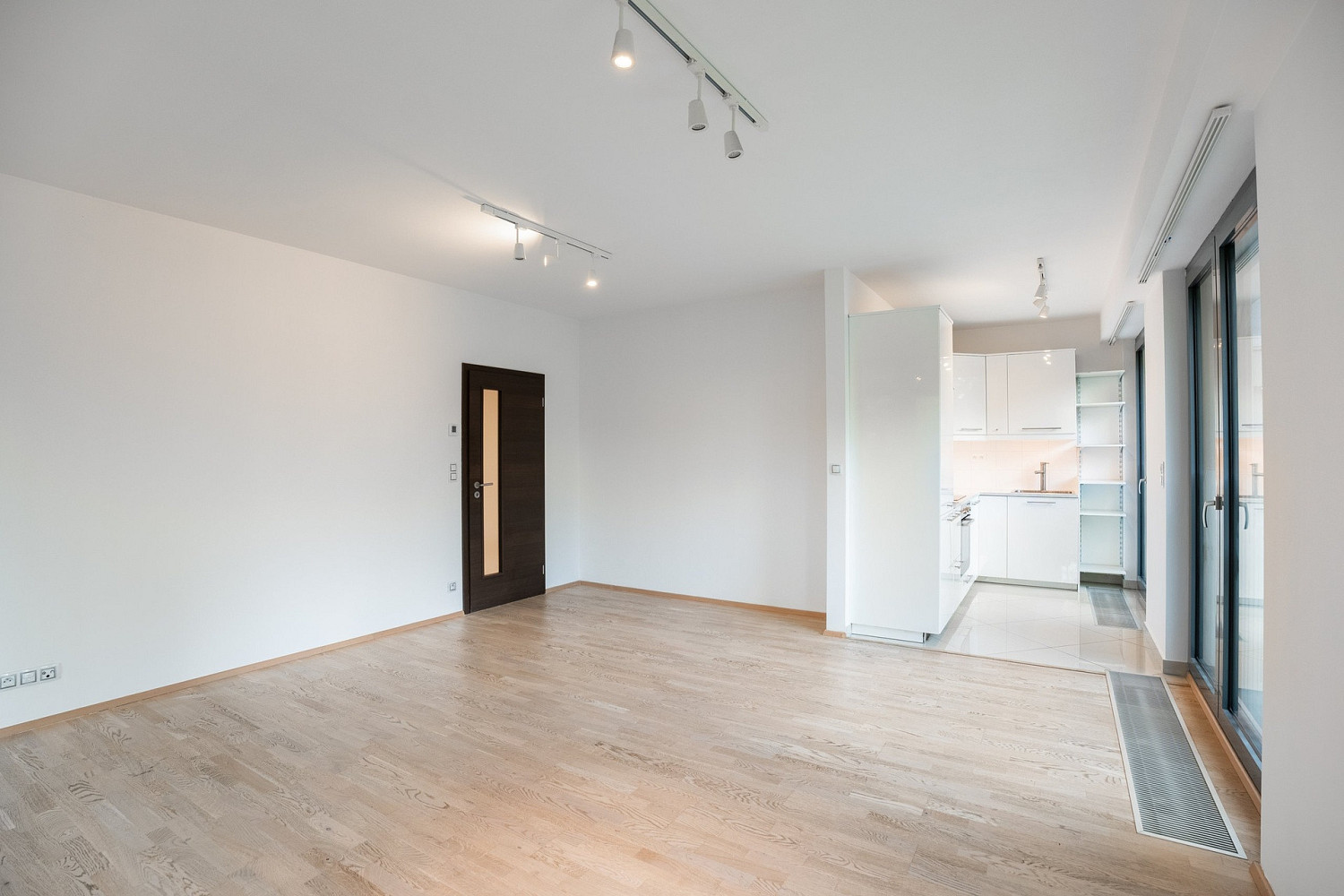 Pronájem bytu 2+kk 66 m² – fotografie 4
