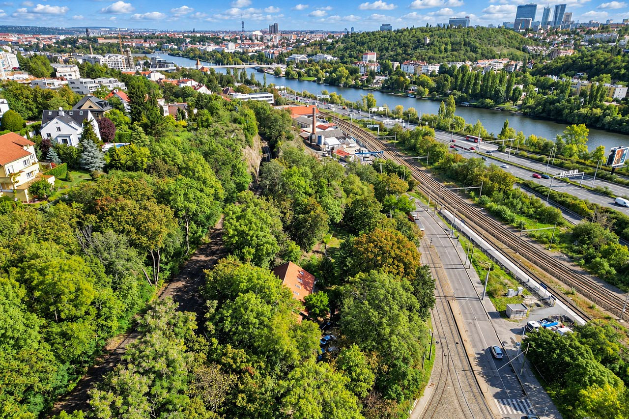 Prodej stavebního pozemku 1 168 m² – fotografie 2