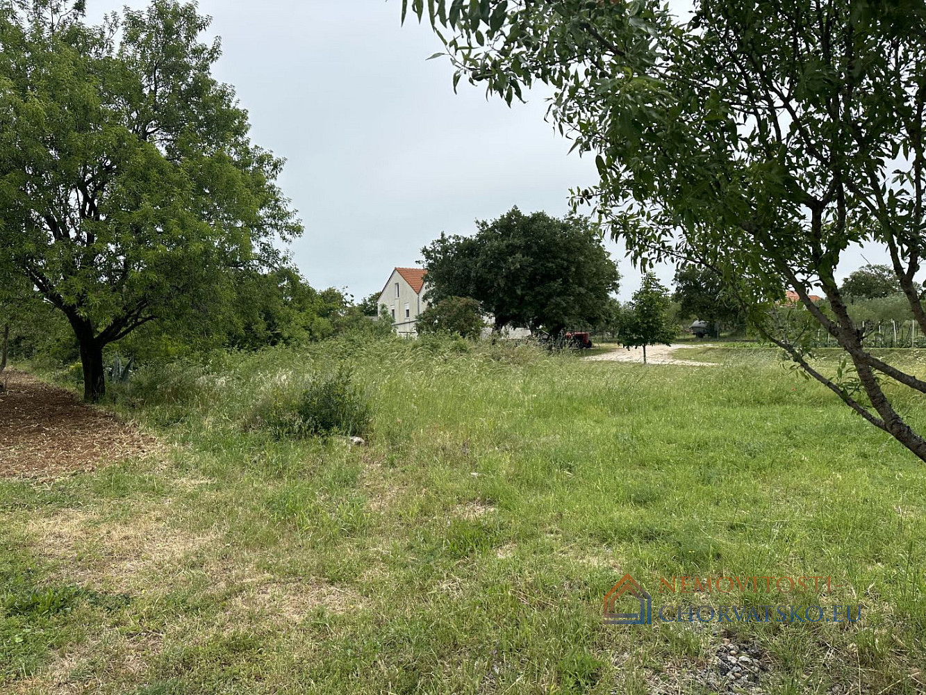 Prodej stavebního pozemku 2 674 m² – pohled 5
