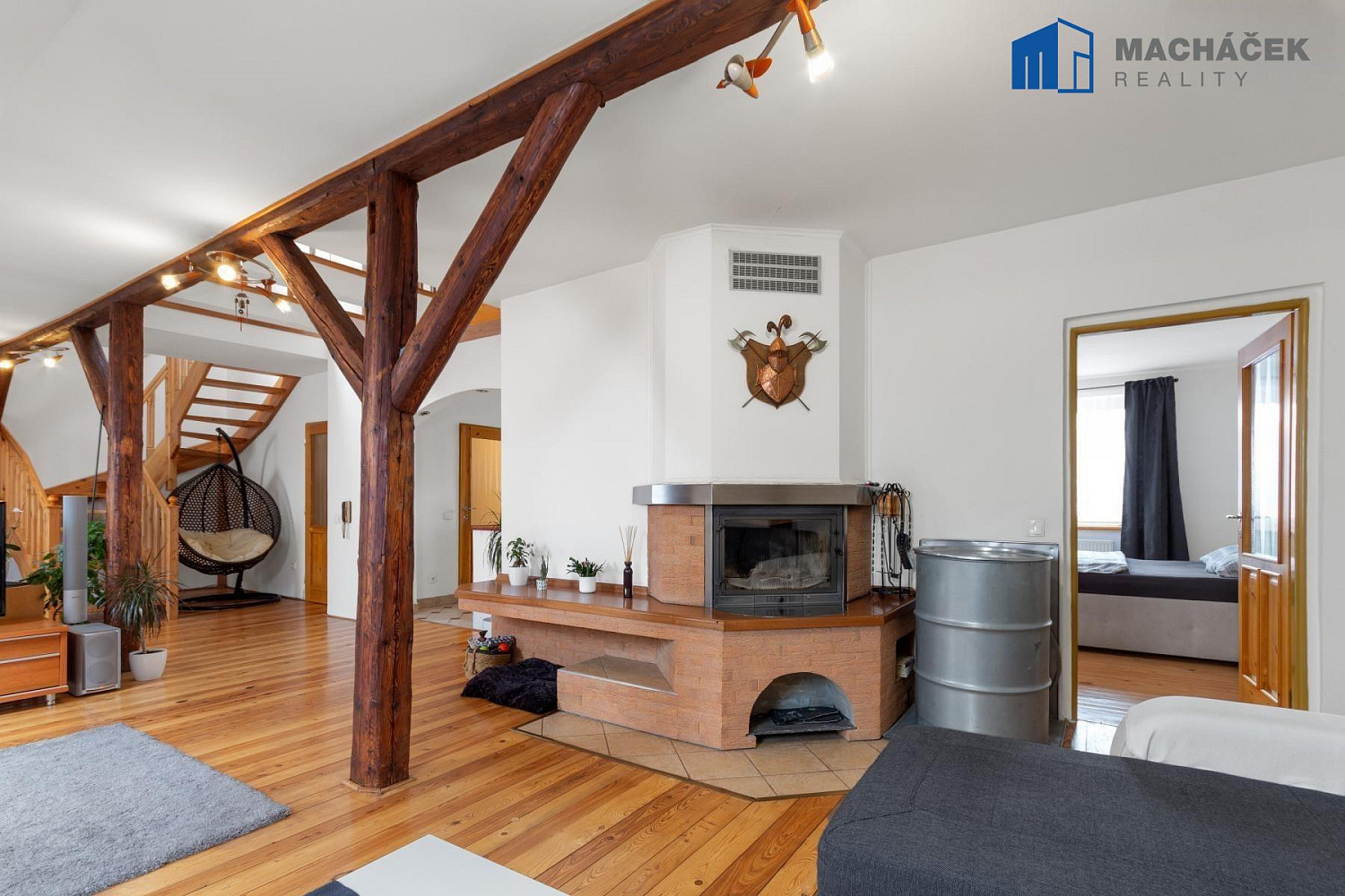 Prodej domu 700 m² s pozemkem 421 m² – fotografie 3