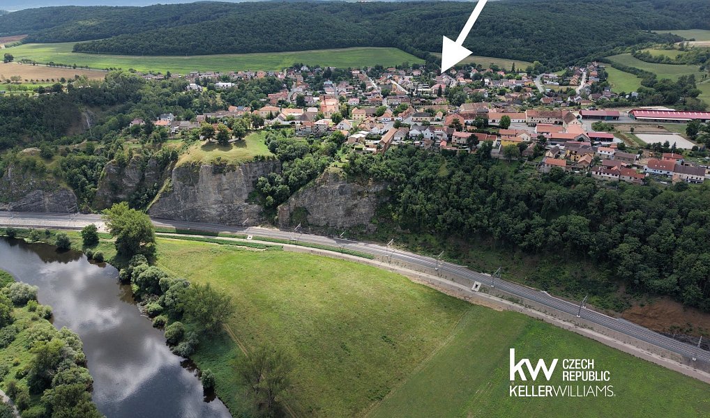 Prodej domu 134 m² s pozemkem 712 m², Tetín – náhled fotky 38