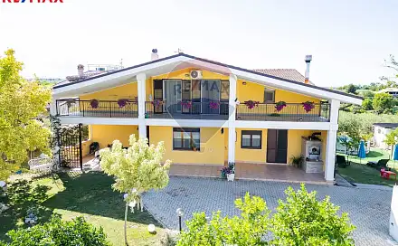 Prodej domu 395 m² s pozemkem 920 m², Ortona, Province of Chieti, Itálie