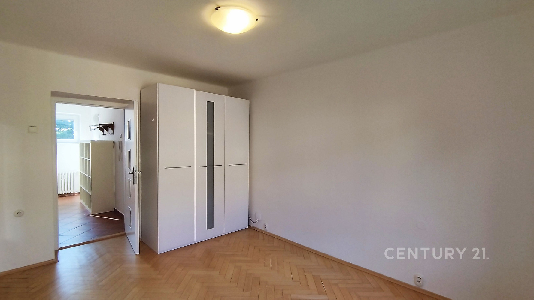 Pronájem bytu 2+1 54 m² – fotografie 3