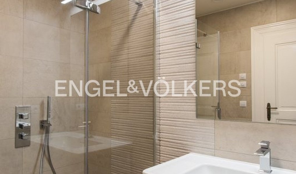 Pronájem bytu 5+1 193 m², Praha – náhled fotky 11