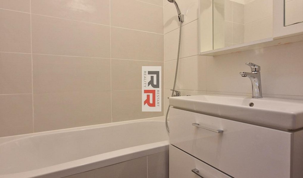 Pronájem bytu 2+1 51 m², Moravský Beroun – náhled fotky 12