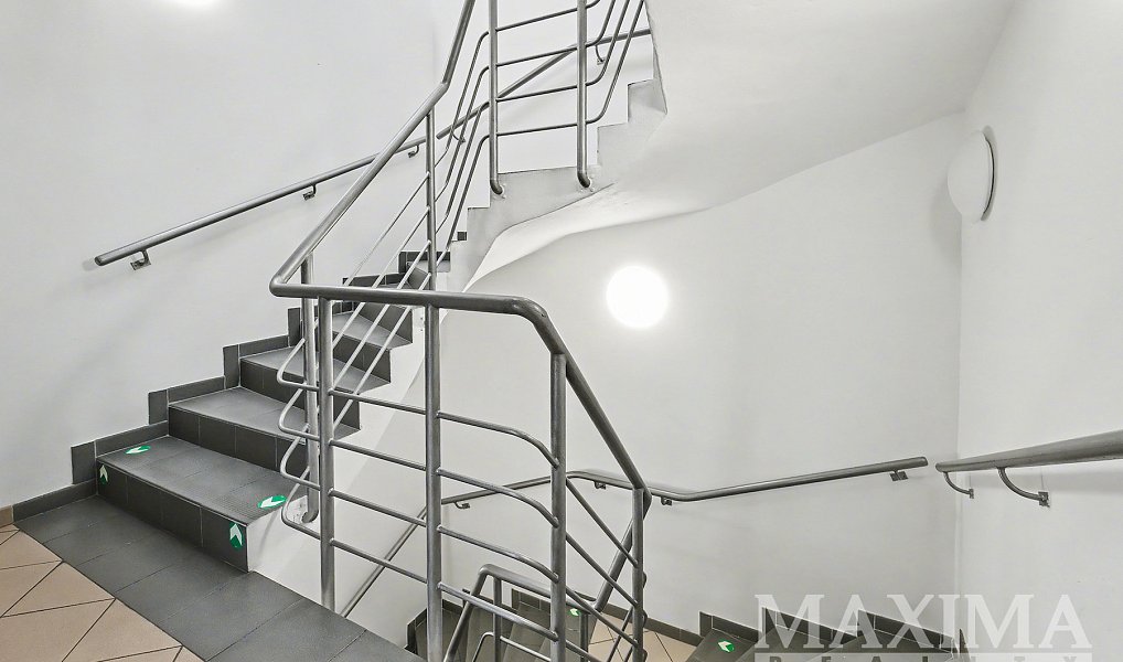 Prodej kanceláře 1 282 m², Praha – náhled fotky 7