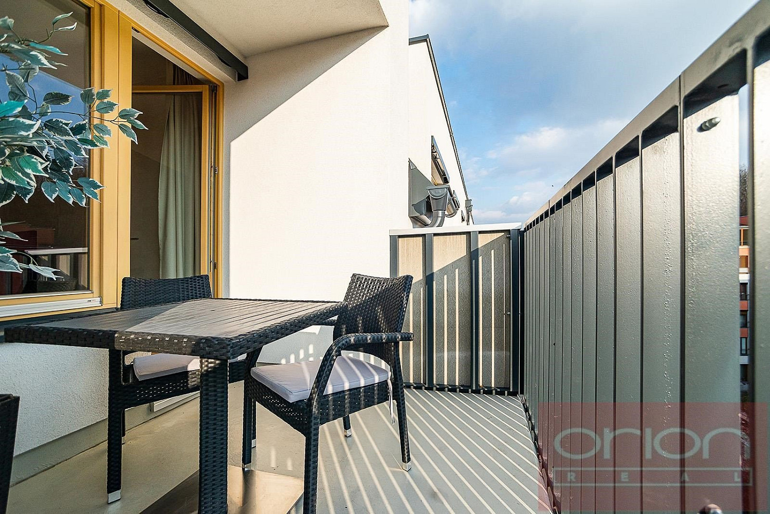 Pronájem bytu 4+kk 97 m² – fotografie 2